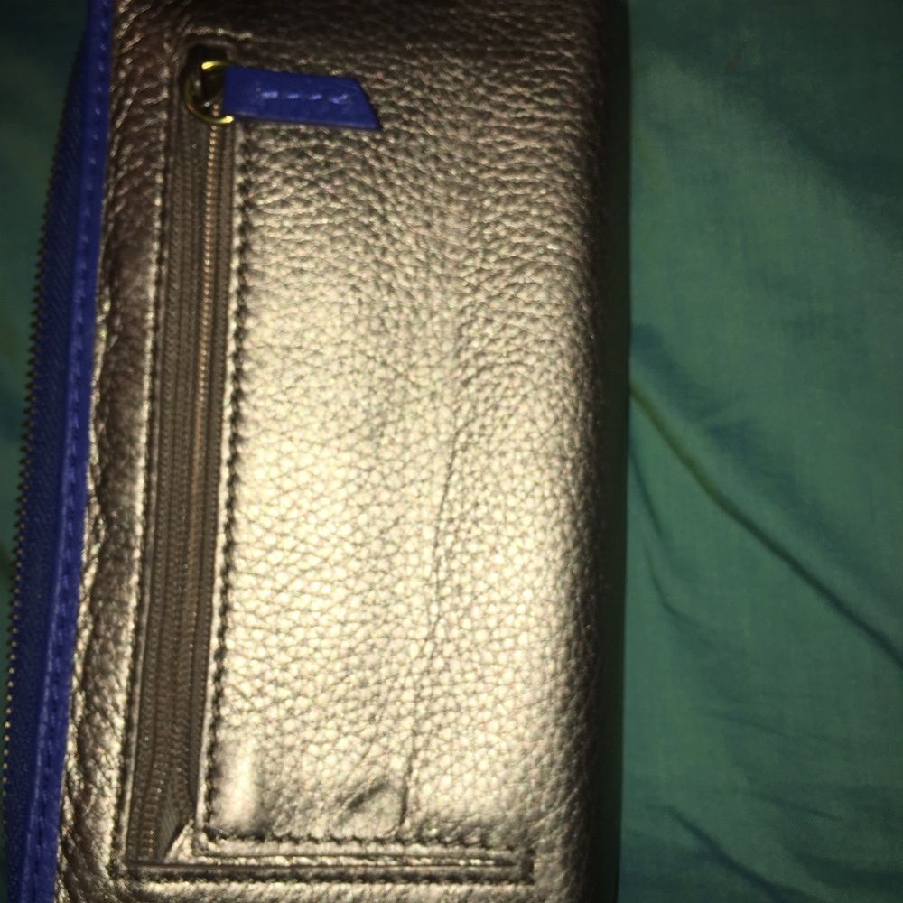 Fossil Wallet Used Once - image 4